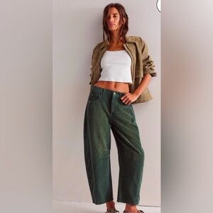 FREE PEOPLE Good Luck corduroy barrel pants, size 29